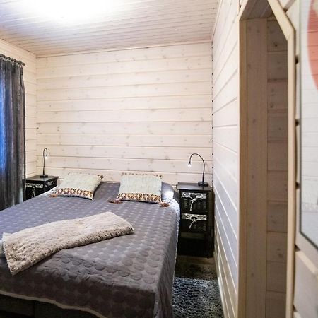 Ettomies II Pensionat Äkäslompolo Exteriör bild