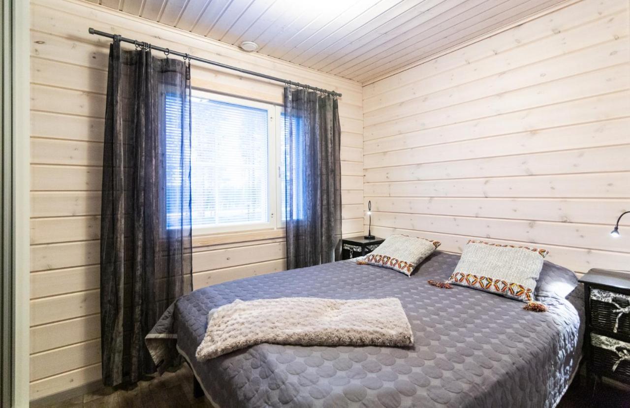 Ettomies II Pensionat Äkäslompolo Exteriör bild